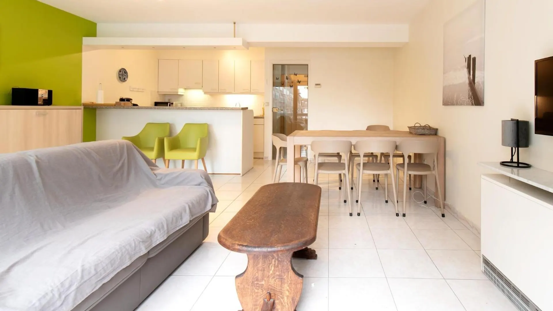 2 Bedroom Apartment, Near Epernay Square Middelkerke Apartment