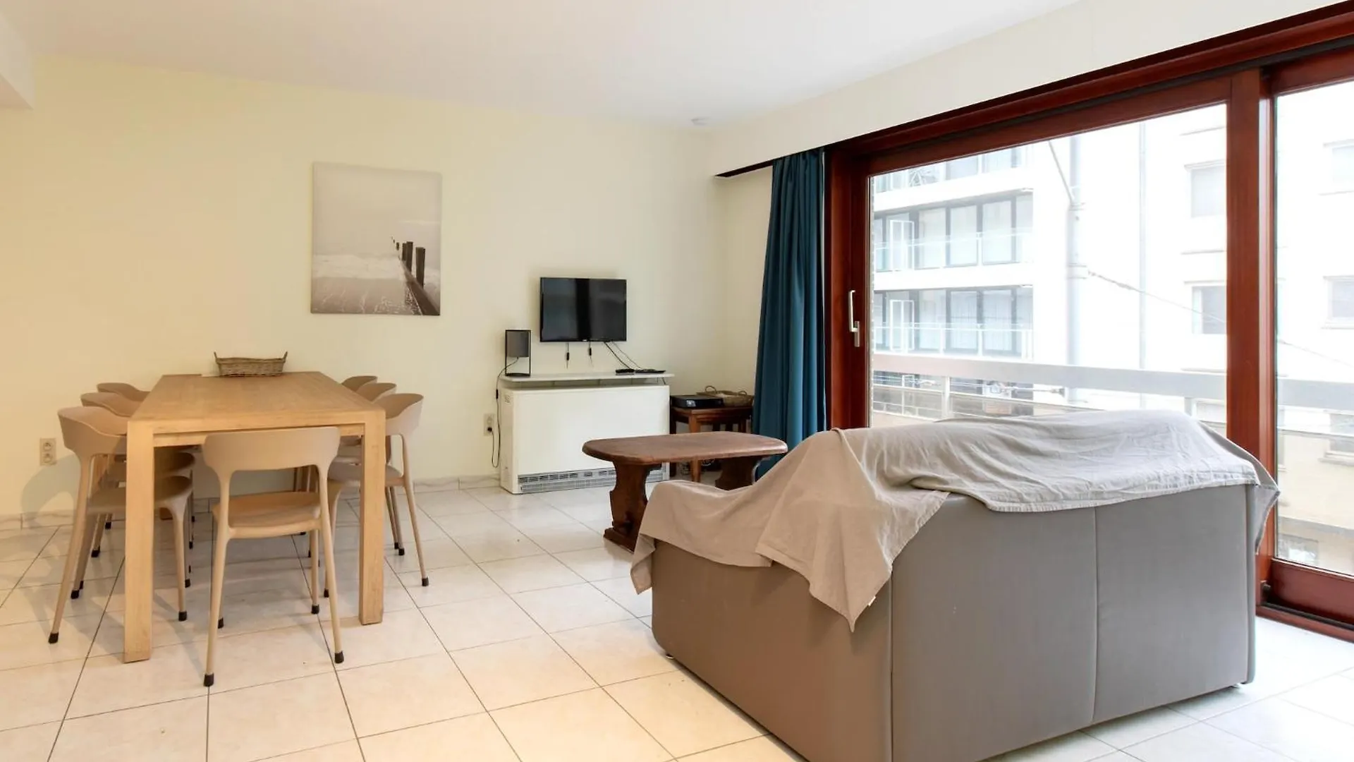 2 Bedroom Apartment, Near Epernay Square Middelkerke 0*,