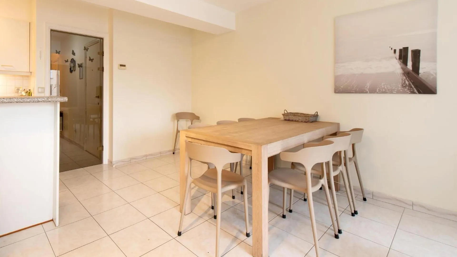 2 Bedroom Apartment, Near Epernay Square Middelkerke Belgium
