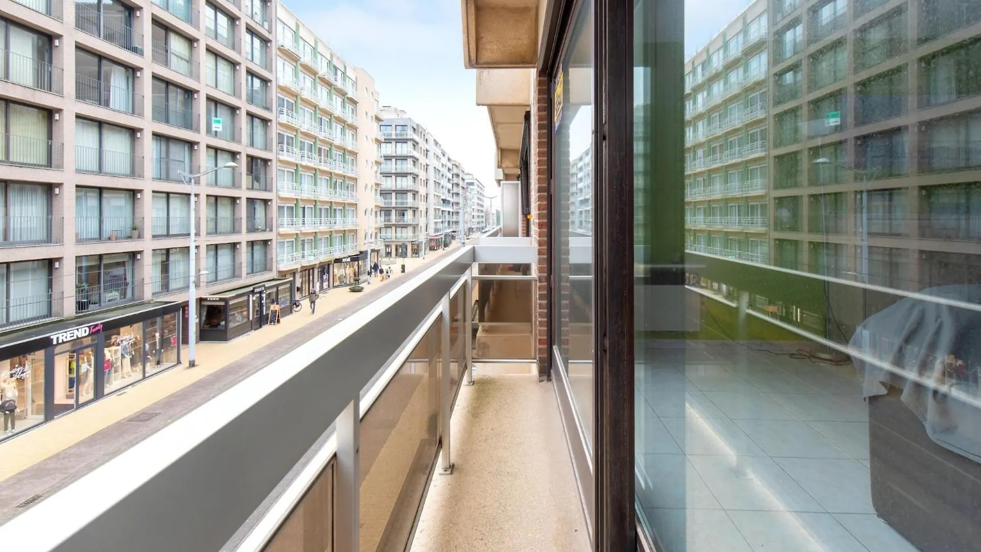 2 Bedroom Apartment, Near Epernay Square Middelkerke Apartment