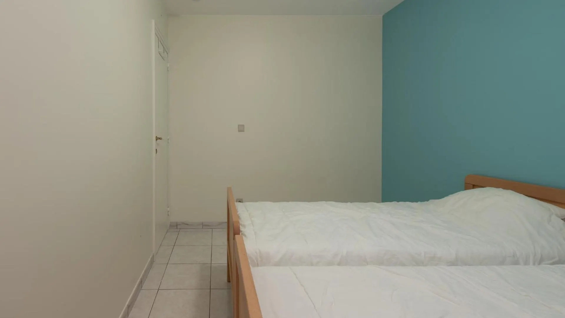 2 Bedroom Apartment, Near Epernay Square Middelkerke Apartament