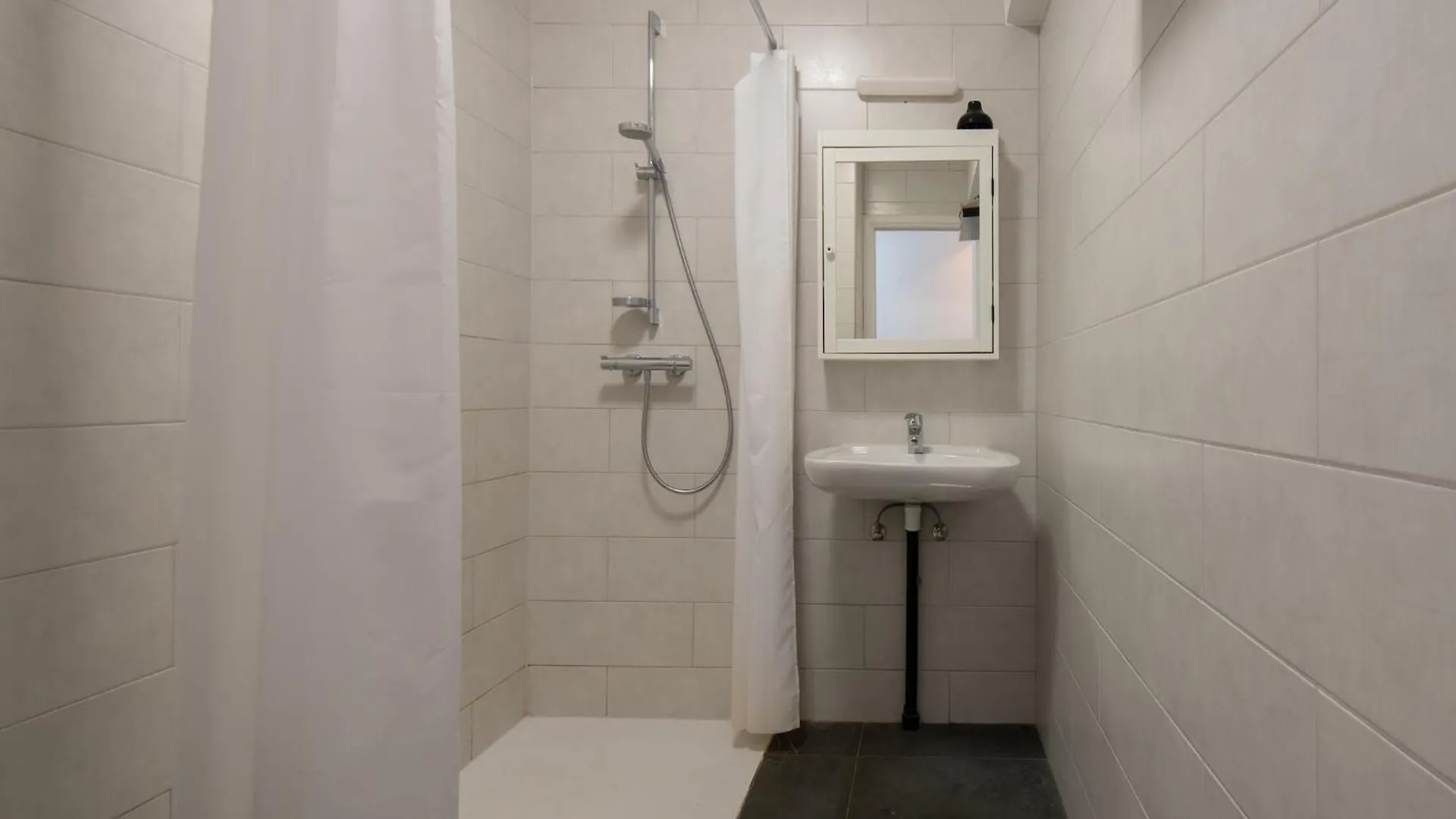 2 Bedroom Apartment, Near Epernay Square Middelkerke Apartament