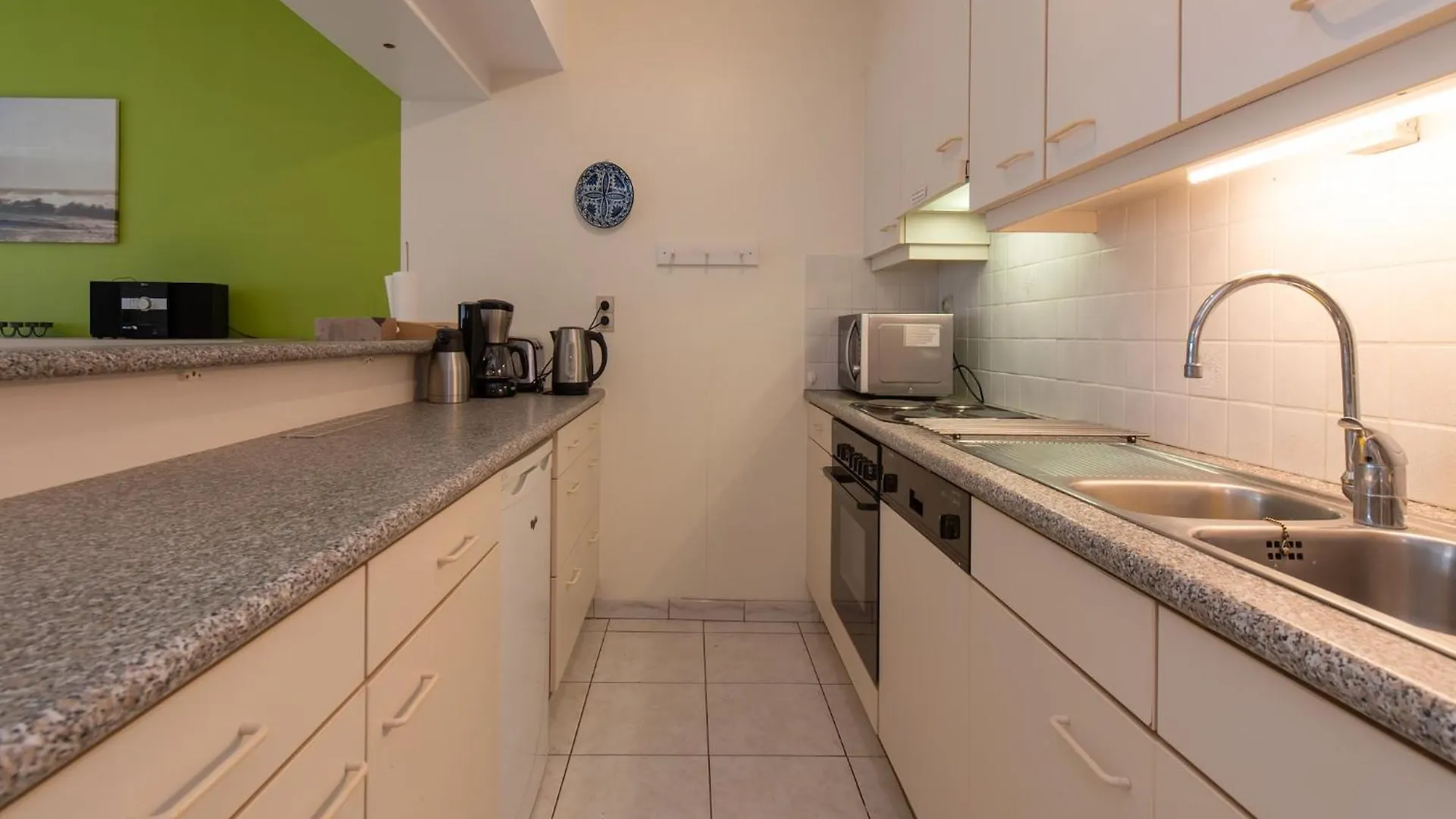 2 Bedroom Apartment, Near Epernay Square Middelkerke Belgia